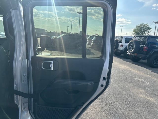 Used 2023 Jeep Wrangler Unlimited Sahara w/ Cold Weather Group AWD/4WD image 19