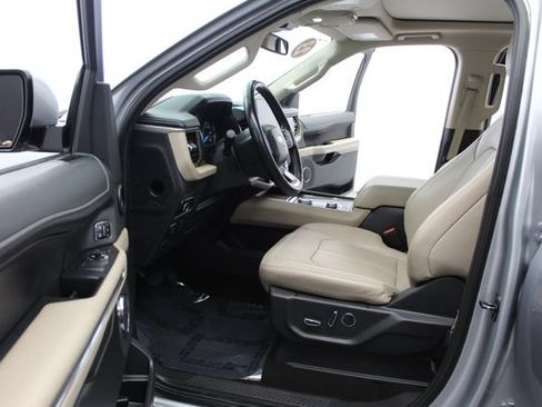 Used 2023 Ford Expedition Max Limited AWD/4WD image 18