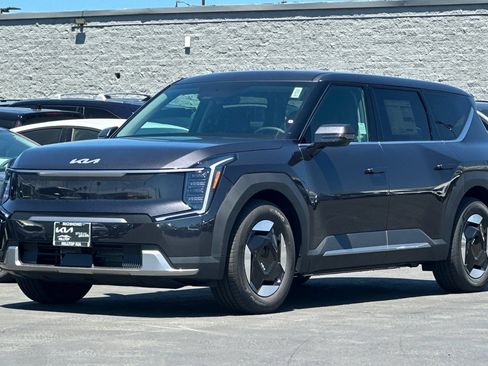 New 2026 Kia EV9 Light RWD image 8