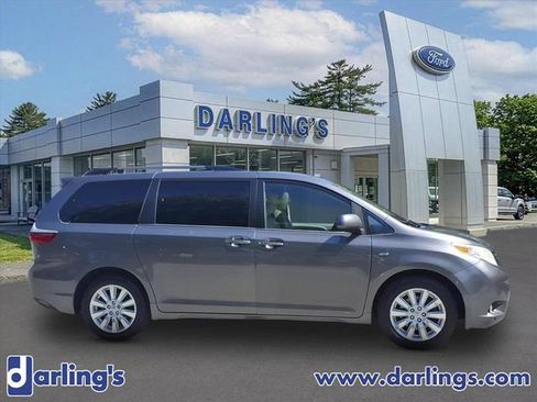 Used 2017 Toyota Sienna XLE w/ XLE Navigation Package AWD/4WD image 4