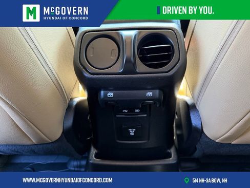 Used 2019 Jeep Wrangler Unlimited Sahara AWD/4WD image 14