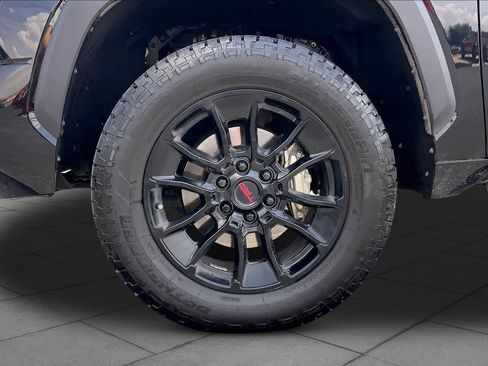 Used 2023 Toyota Tundra SR5 w/ SR5 Convenience Package AWD/4WD image 11