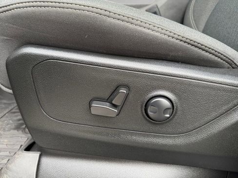 Used 2023 RAM 1500 Big Horn AWD/4WD image 11