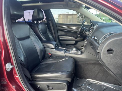 Used 2020 Chrysler 300 Limited RWD image 30