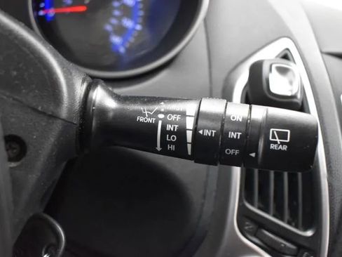 Used 2011 Hyundai Tucson GLS image 26