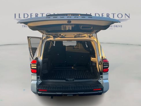 Used 2025 Toyota 4Runner SR5 image 12