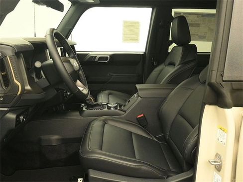 New 2025 Ford Bronco Badlands image 11