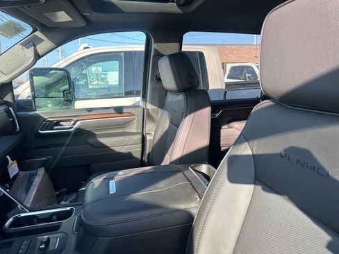 New 2026 GMC Sierra 3500 Denali w/ Denali Reserve Package image 12