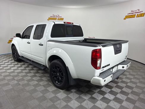 Used 2018 Nissan Frontier SV w/ Value Truck Package RWD image 3