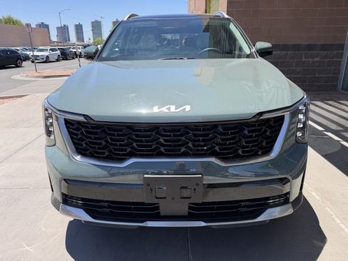 Used 2025 Kia Sorento EX w/ EX Panoramic Sunroof Package FWD image 10