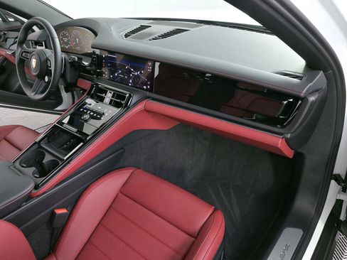 New 2026 Porsche Panamera image 24