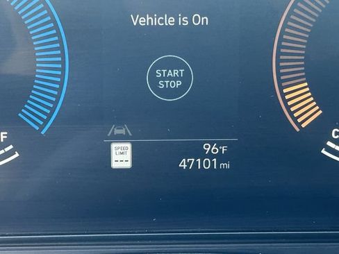 Used 2024 Hyundai Kona SEL AWD/4WD image 31