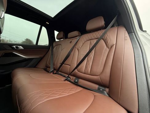 Used 2025 BMW X5 xDrive50e image 15