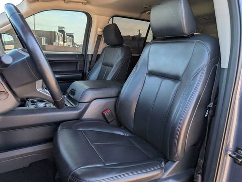 Used 2022 Ford Expedition XLT image 23