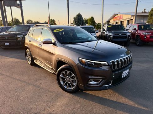 Used 2020 Jeep Cherokee Latitude Plus w/ Cold Weather Group AWD/4WD image 3