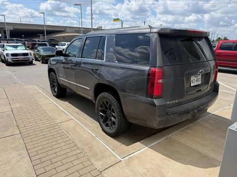 Used 2015 Chevrolet Tahoe LT w/ Luxury Package RWD image 3