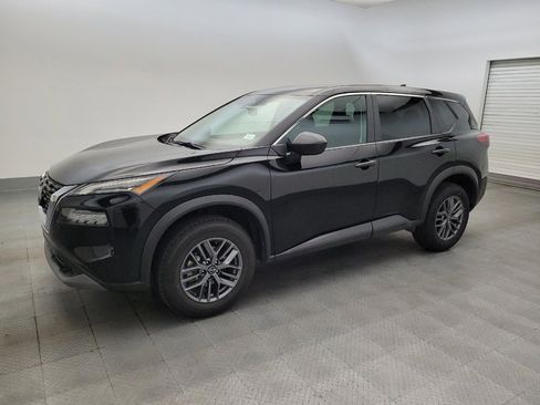 Used 2023 Nissan Rogue S image 2