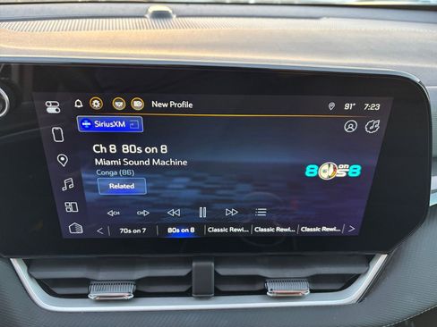 Used 2025 Chevrolet Equinox LT FWD image 20