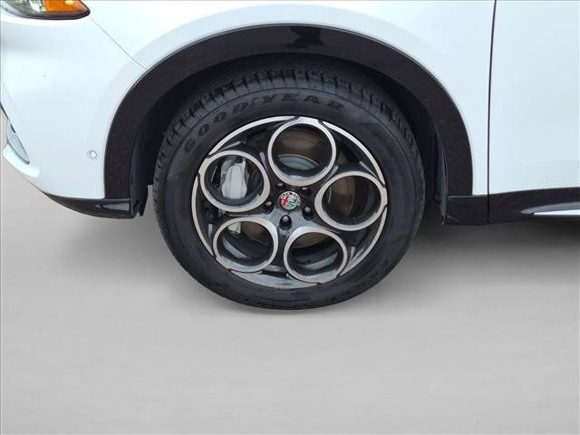 Used 2024 Alfa Romeo Tonale Ti AWD/4WD image 16