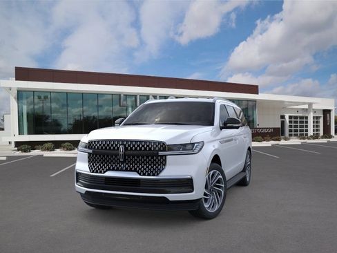 New 2026 Lincoln Navigator Premiere AWD/4WD image 2