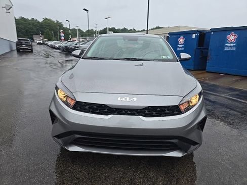 Used 2023 Kia Forte LXS w/ LXS Technology Package FWD image 2