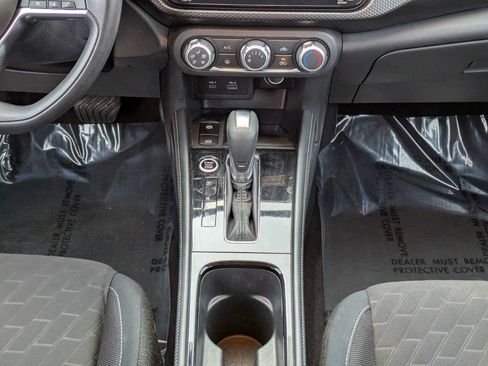 Used 2024 Nissan Kicks SV FWD image 19