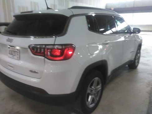 Used 2024 Jeep Compass Latitude AWD/4WD image 4