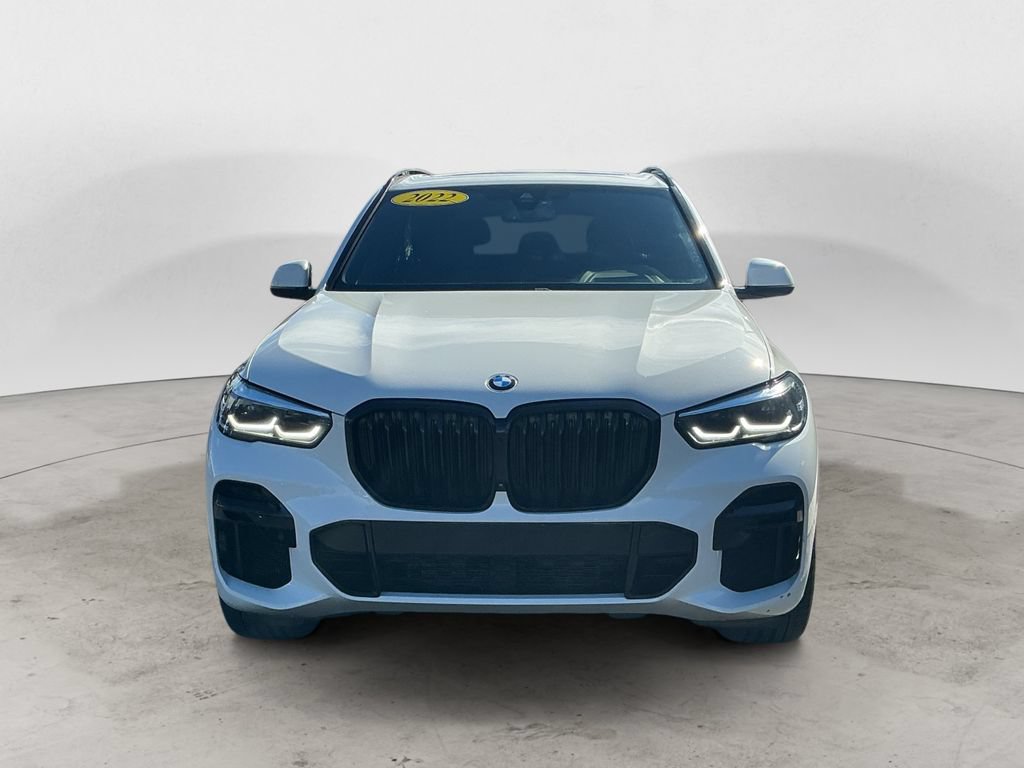 Used 2022 BMW X5 xDrive40i w/ M Sport Package AWD/4WD image 2