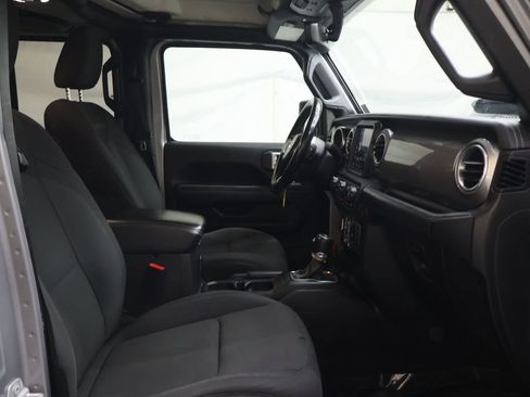 Used 2020 Jeep Wrangler Unlimited Sahara w/ Uconnect 4C Nav & Sound Group AWD/4WD image 9