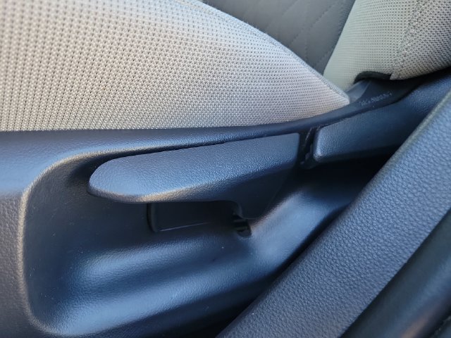 Used 2026 Toyota Corolla LE FWD image 22