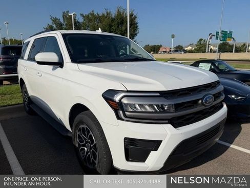 Used 2022 Ford Expedition XLT RWD image 3