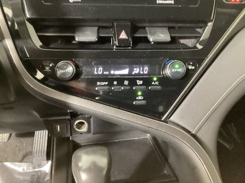 Used 2024 Toyota Camry SE FWD image 24