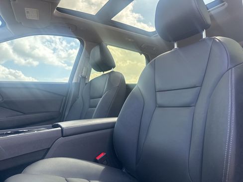 Certified 2025 Nissan Rogue SL w/ SL Premium Package image 41