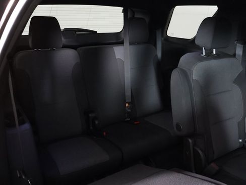 Used 2022 Chevrolet Traverse LT FWD image 33