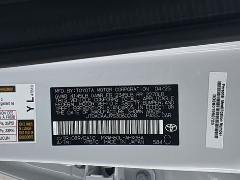 Used 2025 Toyota Prius XLE image 24