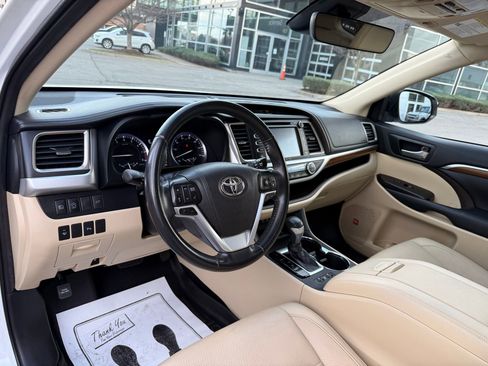Used 2019 Toyota Highlander Limited image 45