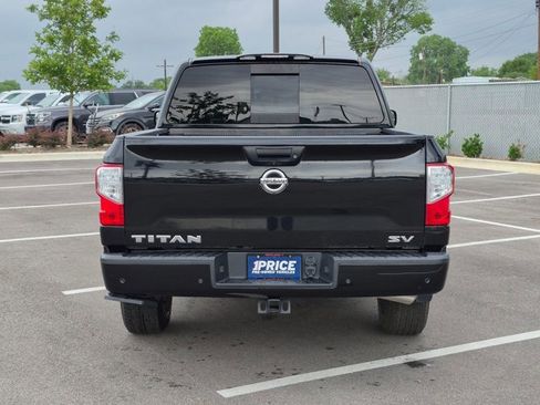 Used 2020 Nissan Titan SV w/ SV Convenience Package RWD image 6