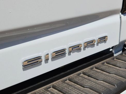 New 2026 GMC Sierra 3500 Denali Ultimate AWD/4WD image 11