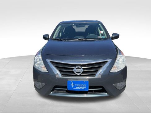 Used 2015 Nissan Versa SV image 2