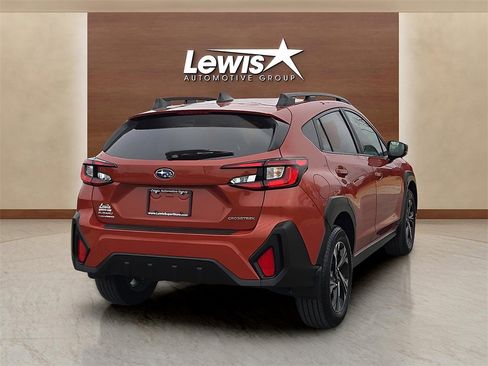 Used 2024 Subaru Crosstrek 2.0i Premium image 4