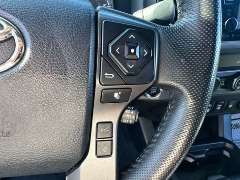Used 2019 Toyota Tacoma TRD Sport image 27