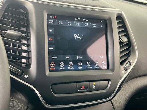 Used 2022 Jeep Cherokee Latitude Lux w/ Sun & Sound Group AWD/4WD image 14