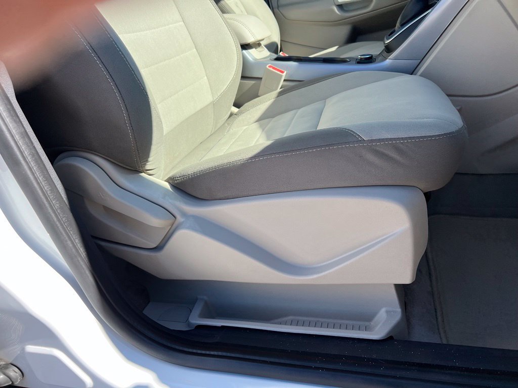 Used 2015 Ford C-MAX SE w/ Equipment Group 202A FWD image 21
