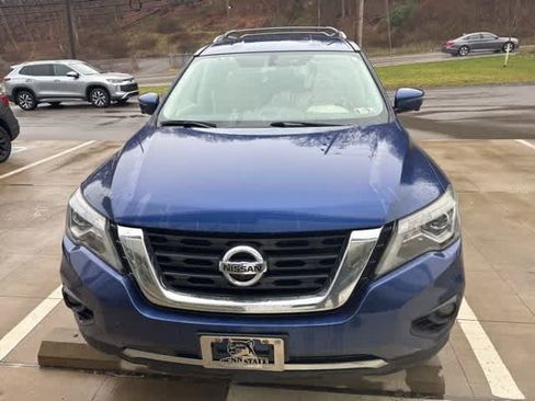 Used 2019 Nissan Pathfinder SL w/ Cargo Package image 2