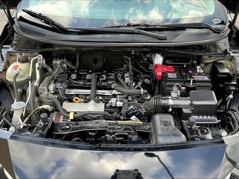 Used 2021 Nissan Versa SV FWD image 28