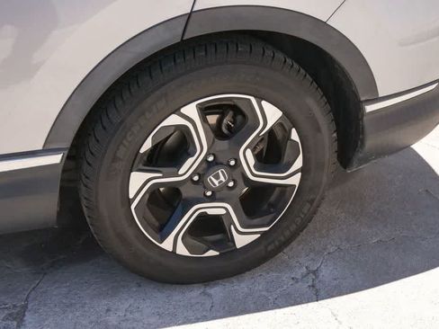 Used 2018 Honda CR-V Touring image 6