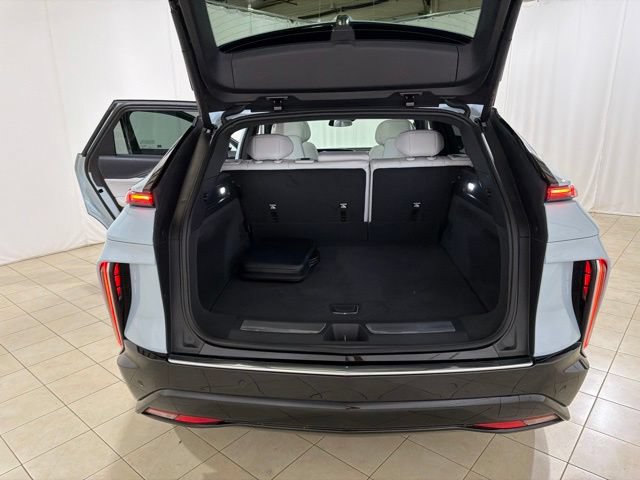 Used 2024 Cadillac Lyriq Luxury RWD image 24