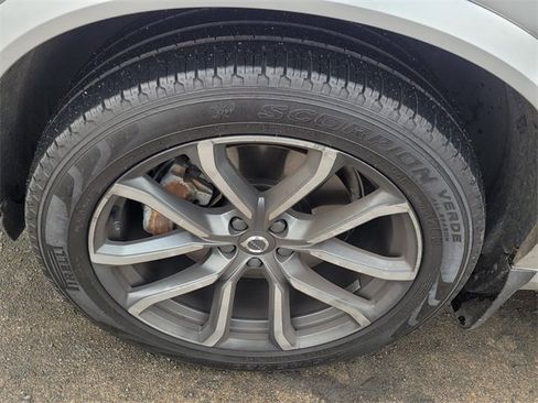 Used 2016 Volvo XC90 T6 Momentum w/ Momentum Plus Package image 6