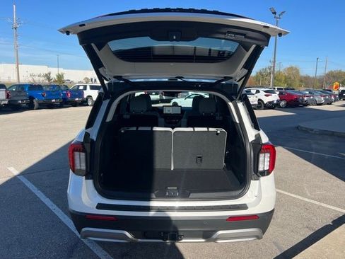 New 2026 Ford Explorer Platinum w/ LUX Leather Package image 5