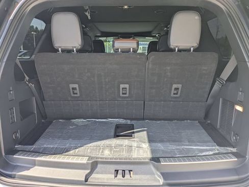 Used 2023 Lincoln Navigator Reserve AWD/4WD image 7